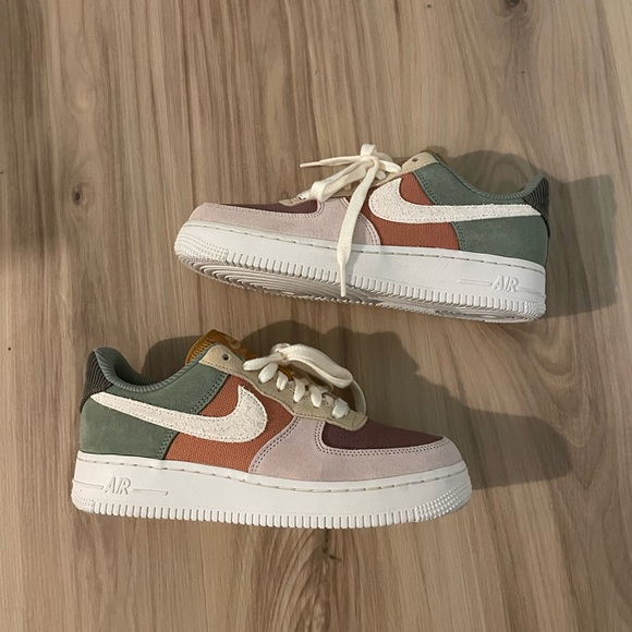 Nike Air Force 1 ‘07 LX shoes - Picture 2 of 5